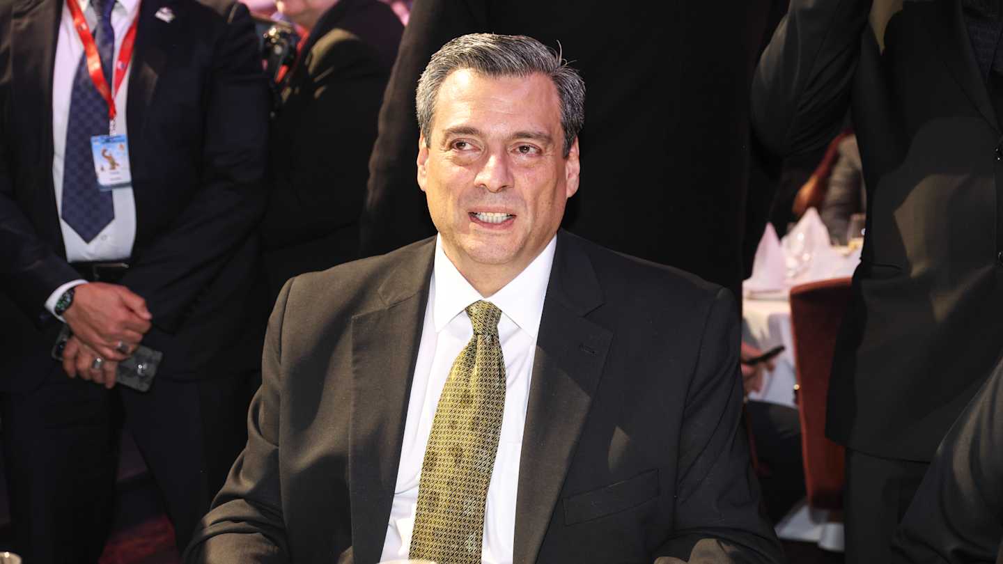 Prezydent WBC Mauricio Sulaiman przybył do Japonii z prezentami dla zawodników