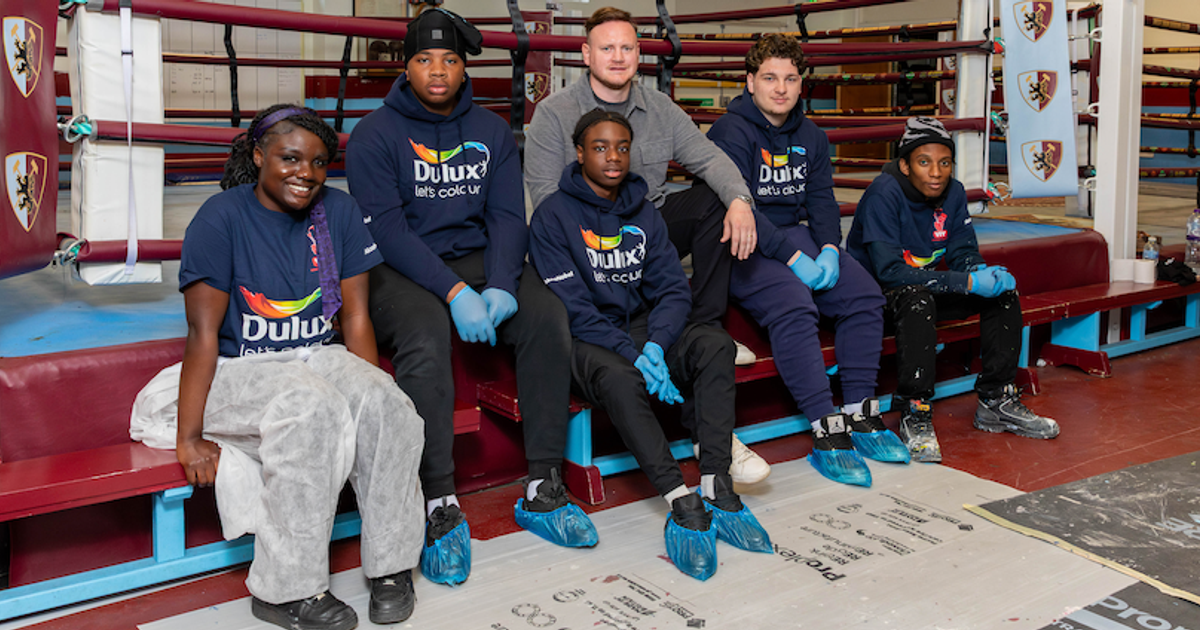 Young brits revive historic boxing club to fight UK youth unemployment surge
